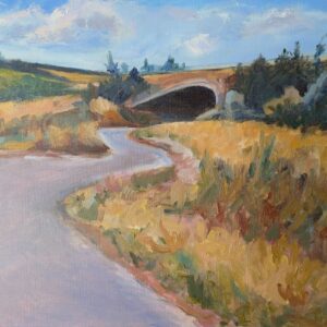 Impressionistisches Landschaftsgemälde mit einem sonnigen Weg, der durch üppige sommerliche Vegetation zu einer kleinen Brücke führt. Lebendige Grüntöne und lockere Pinselstriche prägen die Szene.